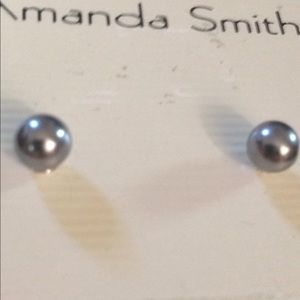 NWT Amanda Smith Earrings